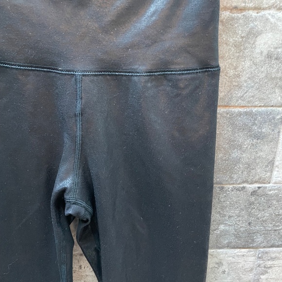 ❤️ AERIE OFFLINE THE HUGGER HIGH WAISTED CRACKLE LEGGINGS SIZE XS - Picture 3 of 3